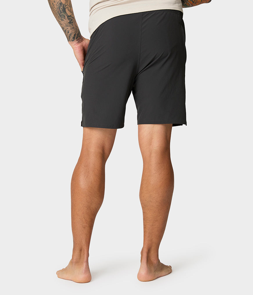 manduka-tenzin-shorts-uomo-pantaloncini-yoga-asciugatura-rapida image 2