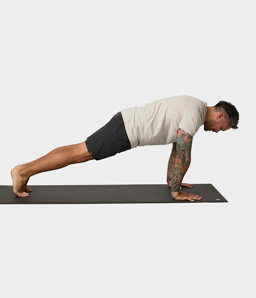 manduka-tenzin-shorts-uomo-pantaloncini-yoga-asciugatura-rapida image 4