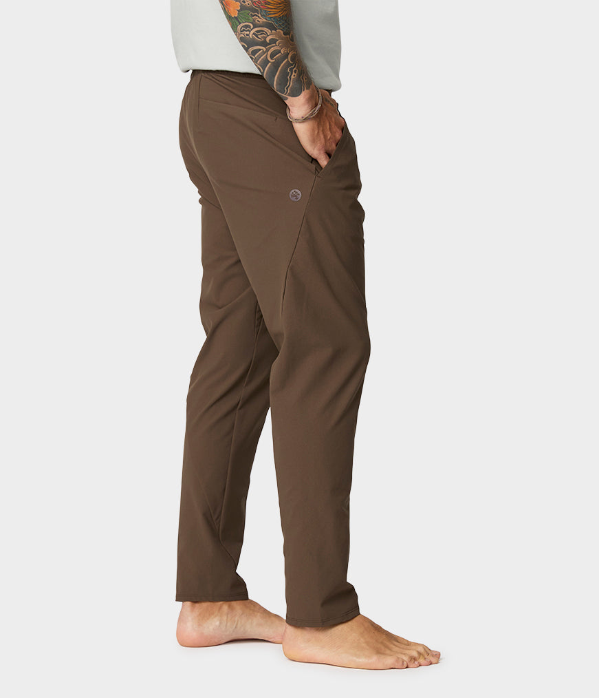 manduka-cntr-pantalone-yoga-uomo-stretch-4-vie image 5