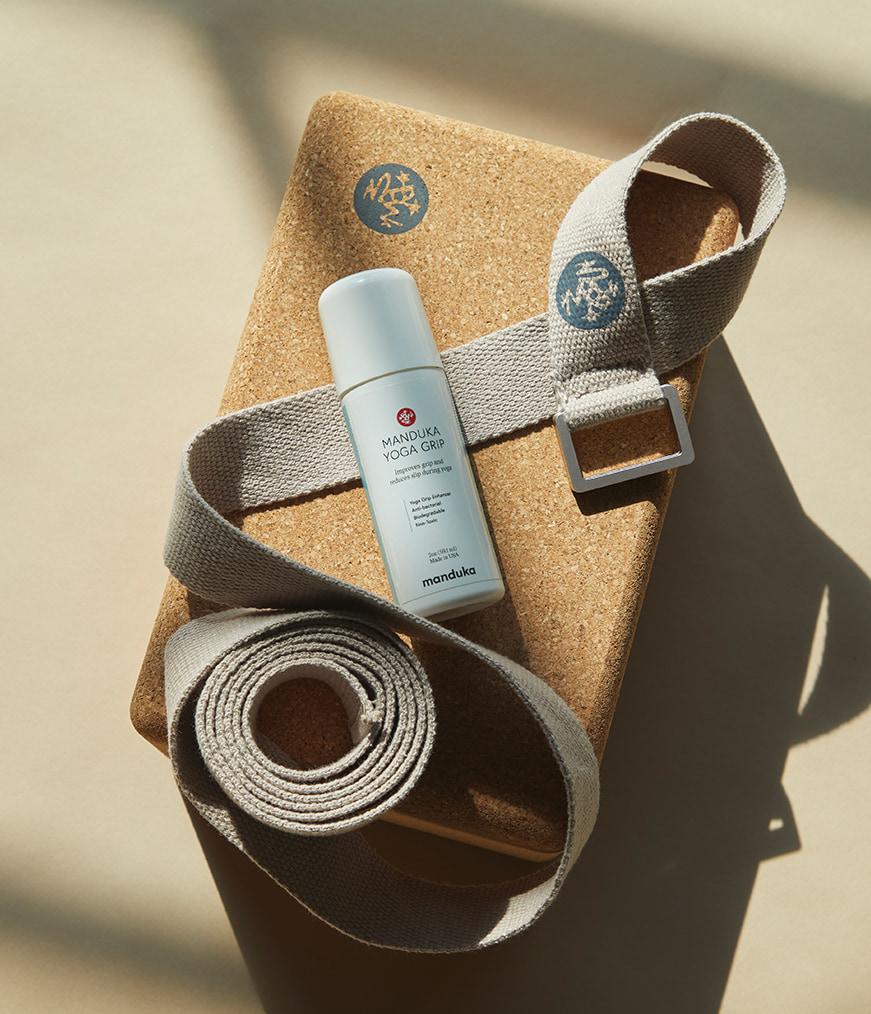 manduka-yoga-grip-gel-antiscivolo image 5