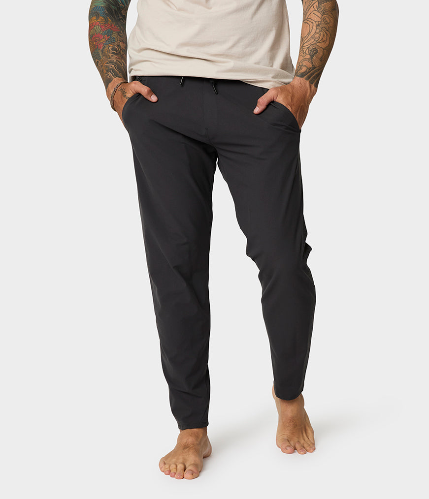 manduka-cntr-pantalone-yoga-uomo-stretch-4-vie image 7
