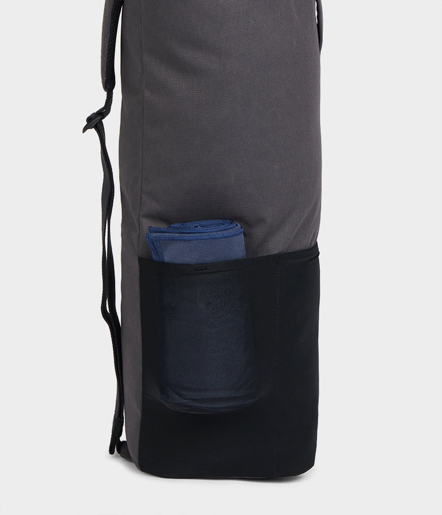manduka-hala-borsa-porta-tappetino-yoga-in-nylon-riciclato image 3