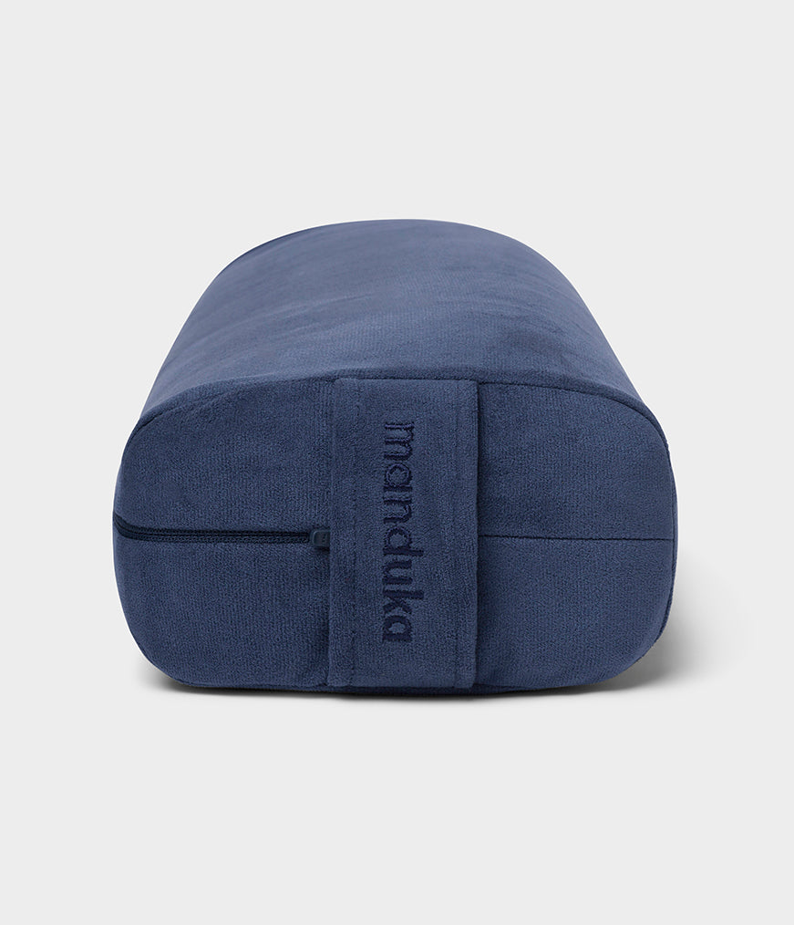 manduka-equa-lean-bolster-cuscino-yoga-sottile-rettangolare image 6