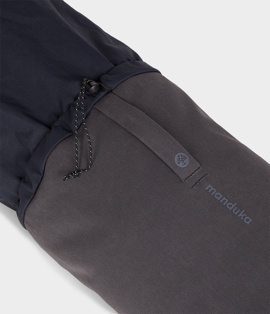 manduka-hala-borsa-porta-tappetino-yoga-in-nylon-riciclato image 4