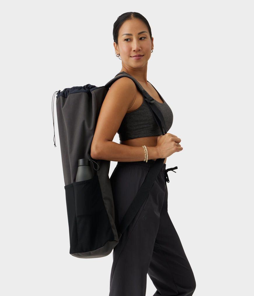 manduka-hala-borsa-porta-tappetino-yoga-in-nylon-riciclato image 2