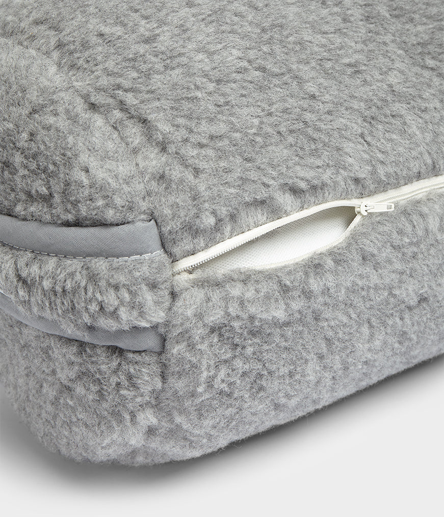 manduka-round-bolster-cuscino-yoga-cilindrico-in-lana-nz image 3