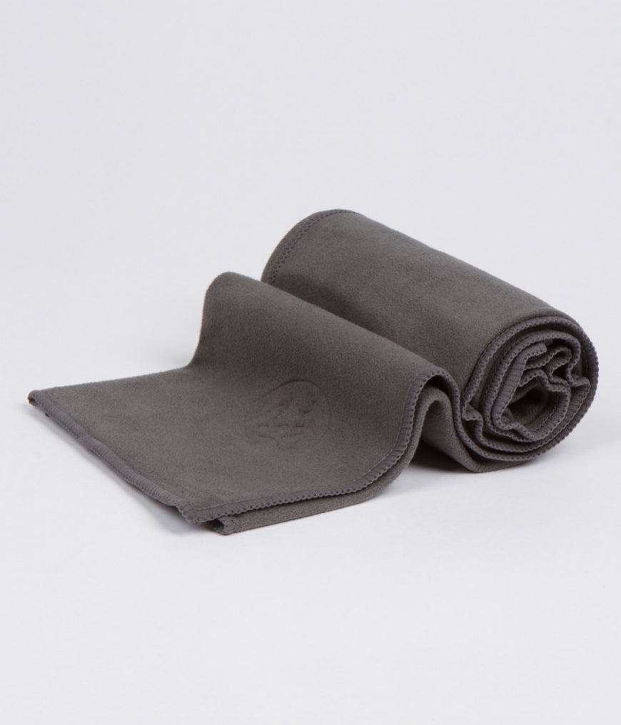 manduka-equa-asciugamano-yoga-mano image 8
