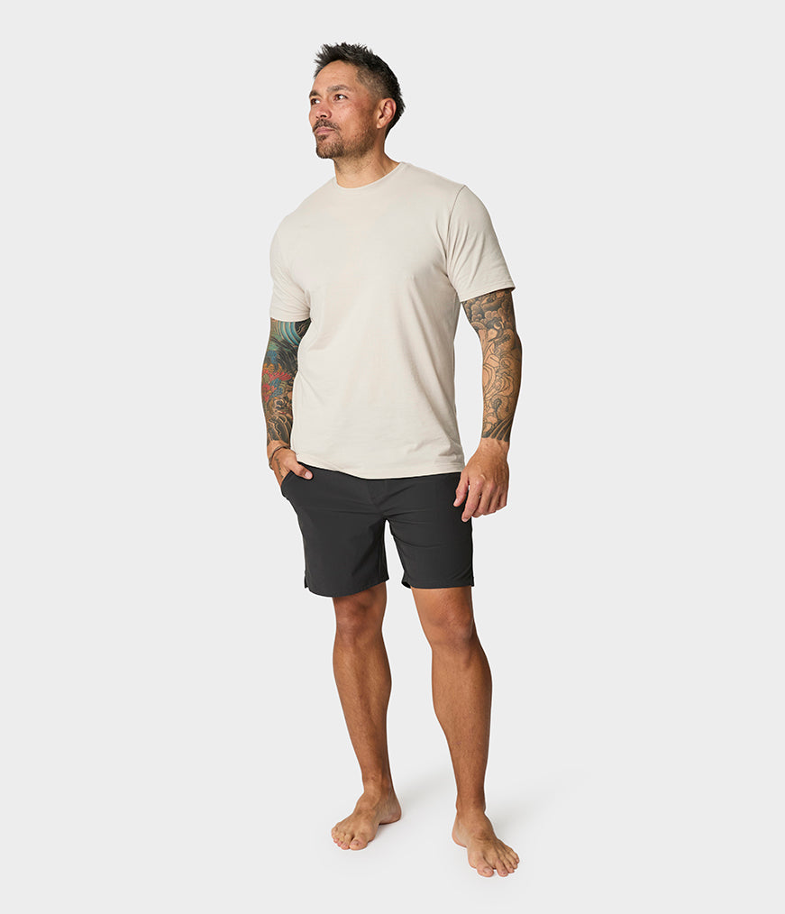 manduka-tenzin-shorts-uomo-pantaloncini-yoga-asciugatura-rapida image 3